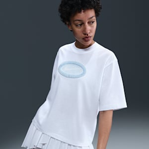 Playera de manga corta holgada con gráfico para mujer Nike Sportswear