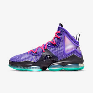 LeBron 19 Basketballschuh