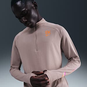 Haut de running à 1/4 de zip Dri-FIT Nike Stride « Eliud Kipchoge » pour homme