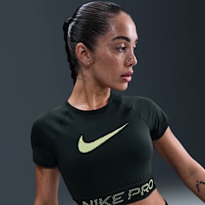 Nike Pro Women's Dri-FIT Short-Sleeve Cropped Graphic Top
