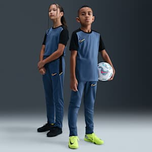 Nike Academy Older Kids' Dri-FIT Football Pants