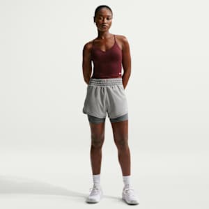 Shorts 2 en 1 Dri-FIT de tiro alto de 8 cm para mujer Nike One