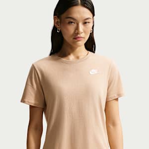 T-shirt Nike Sportswear Club Essentials – Donna