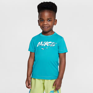 Playera con gráficos Multi Bold infantil Nike Dri-FIT