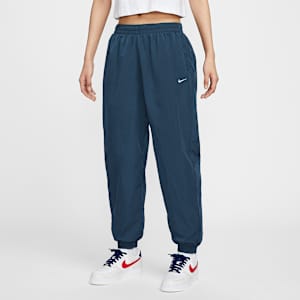 Nike Sportswear Essential Women's Mid-Rise Oversized Woven Joggers