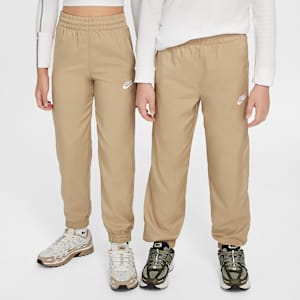 Nike Sportswear Club Older Kids' Woven Joggers