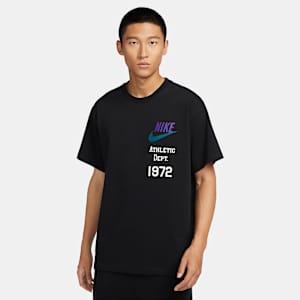 Nike Sportswear Men's Lightweight Short-Sleeve Top