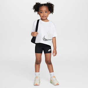 Conjunto de playera y shorts Wild Flower Boxy infantil Nike