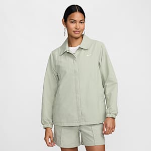 ナイキ スポーツウェア エッセンシャル ウィメンズ オーバーサイズド UV ウーブン コーチ ジャケット