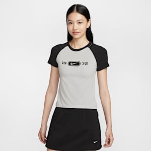 Nike Sportswear Chill Knit Women's Slim Graphic T-Shirt