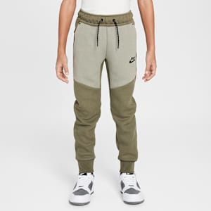 Nike Sportswear Tech Fleece Older Kids' Joggers