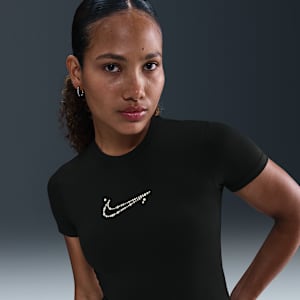Γυναικείο εφαρμοστό crop T-Shirt Nike Sportswear