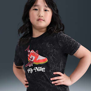 Nike Sportswear Older Kids' T-Shirt
