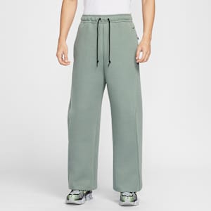 Nike Tech Men's Fleece Loose-Fit Open Hem Trousers
