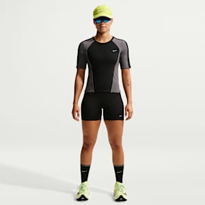 Nike Tempo eng anliegende Laufshorts mit hohem Bund (ca. 10 cm, Damen)
