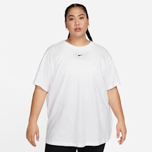 Nike Sportswear Essential T-skjorte til dame (Plus Size)