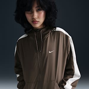 ナイキ スポーツウェア クラシック ウーブン ウィメンズ ルーズ UV プロテクション フーデッド ジャケット