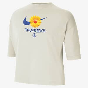 Dallas Mavericks Courtside Women's Nike NBA Boxy T-Shirt