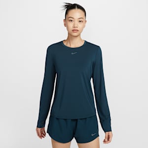 เสื้อแขนยาวผู้หญิง Dri-FIT Nike One Classic