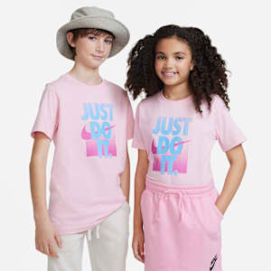 Nike Sportswear Older Kids' T-Shirt