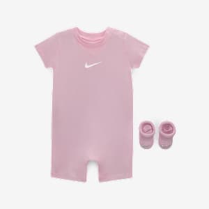 Conjunto de mameluco y botines Nike Baby Essentials
