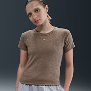 Playera de manga corta de tela de canalé ajustada para mujer Nike Sportswear