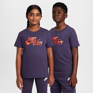 Nike Sportswear Older Kids' T-Shirt
