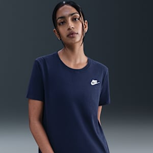 T-shirt Nike Sportswear Club Essentials – Donna