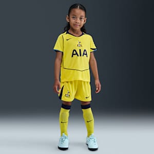 Tottenham Hotspur 2025/26 Stadium Third Younger Kids' Nike Dri-FIT Total 90 Football 3-Piece Kit