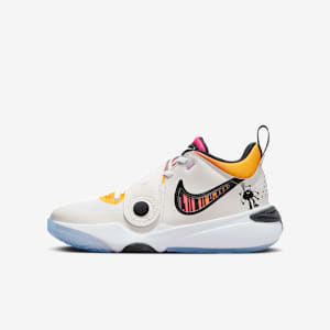 Nike Team Hustle D 11 Older Kids' Basketball Shoes