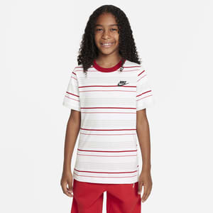 Nike Sportswear Older Kids' T-Shirt