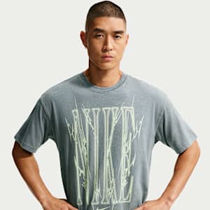 Nike Men's T-Shirt