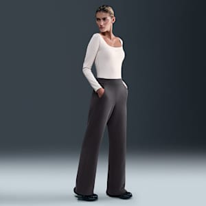 Nike 24.7 ImpossiblySoft Women's Dri-FIT High-Waisted Loose Flared Trousers