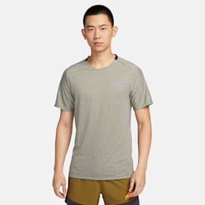 Nike Dri-FIT Trail Solar Chase Men's Short-Sleeve Trail Running Top