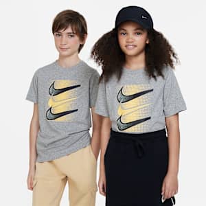 Nike Sportswear Older Kids' T-Shirt