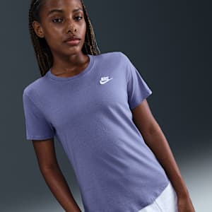 Nike Sportswear Club Essentials Women's T-Shirt