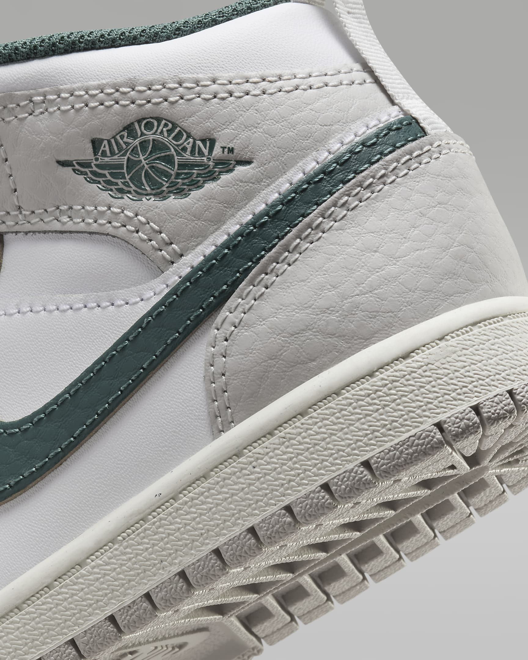 Jordan 1 Mid SE Little Kids' Shoes - White/Sail/Neutral Grey/Oxidized Green