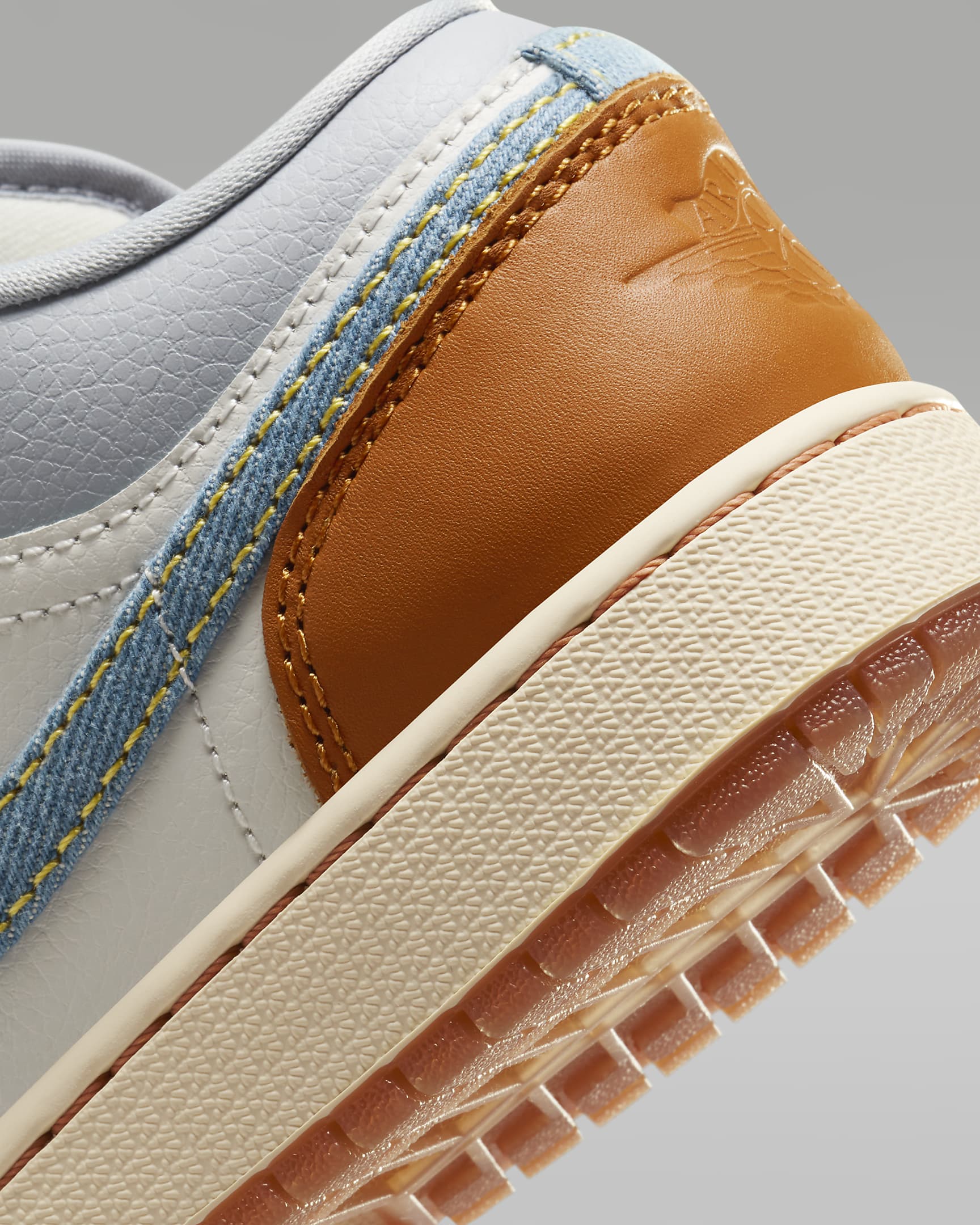 Air Jordan 1 Low SE Older Kids' Shoes - Phantom/Coconut Milk/Amber Brown/Light Armoury Blue