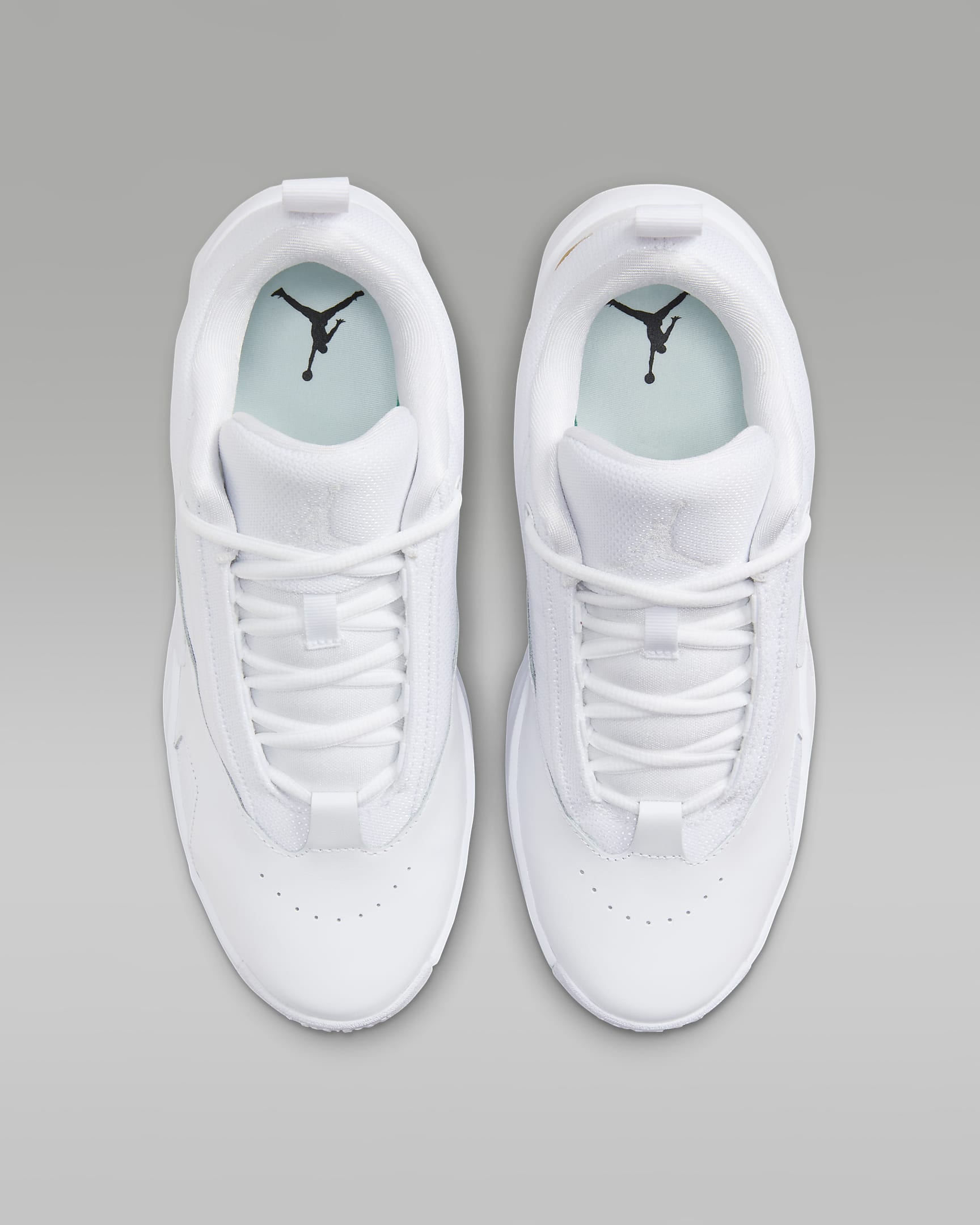 Jordan Max Aura 6 Women's Shoes - White/Metallic Gold