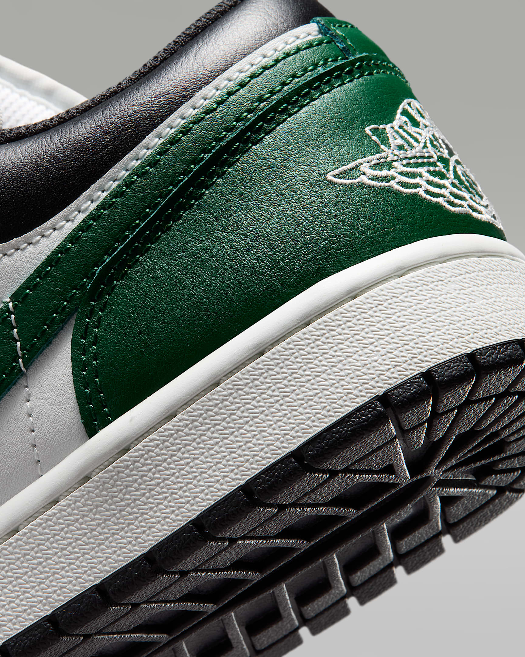 Air Jordan 1 Low Men's Shoes - Black/Gorge Green/Summit White