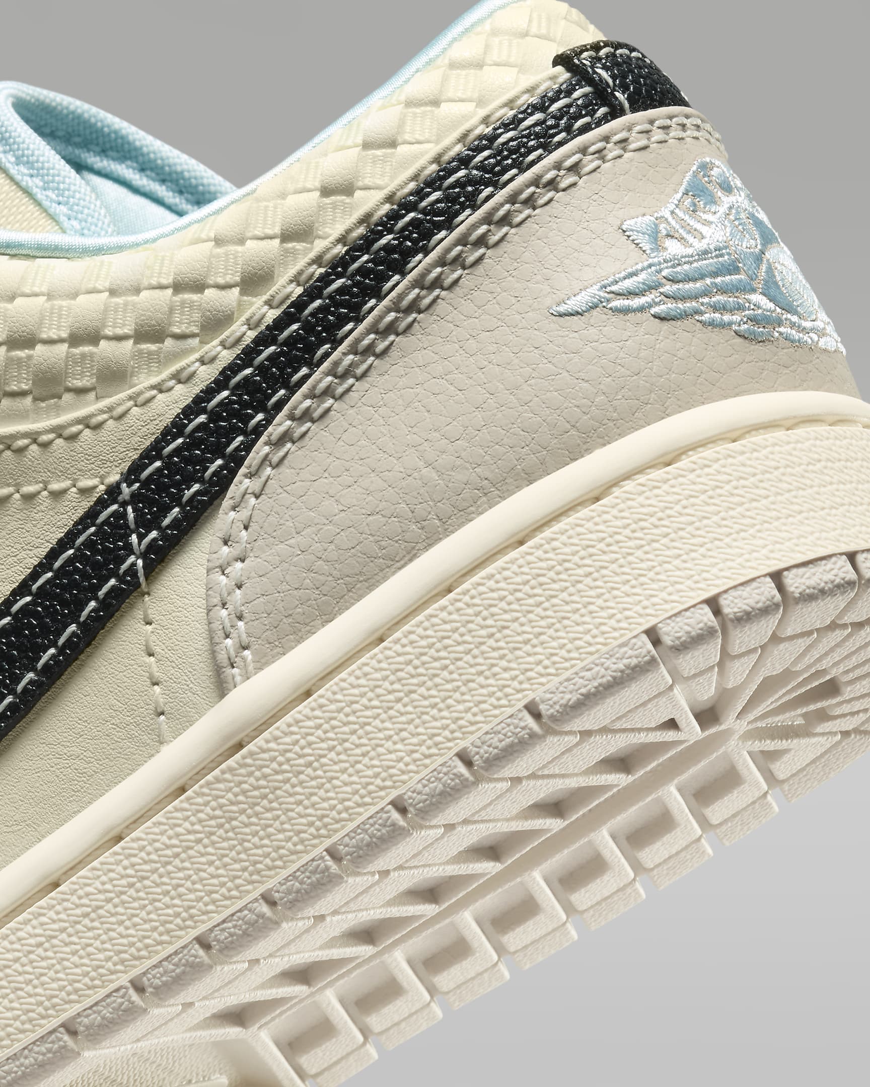 Air Jordan 1 Low SE Shoes - Sand Drift/Muslin/Glacier Blue/Black