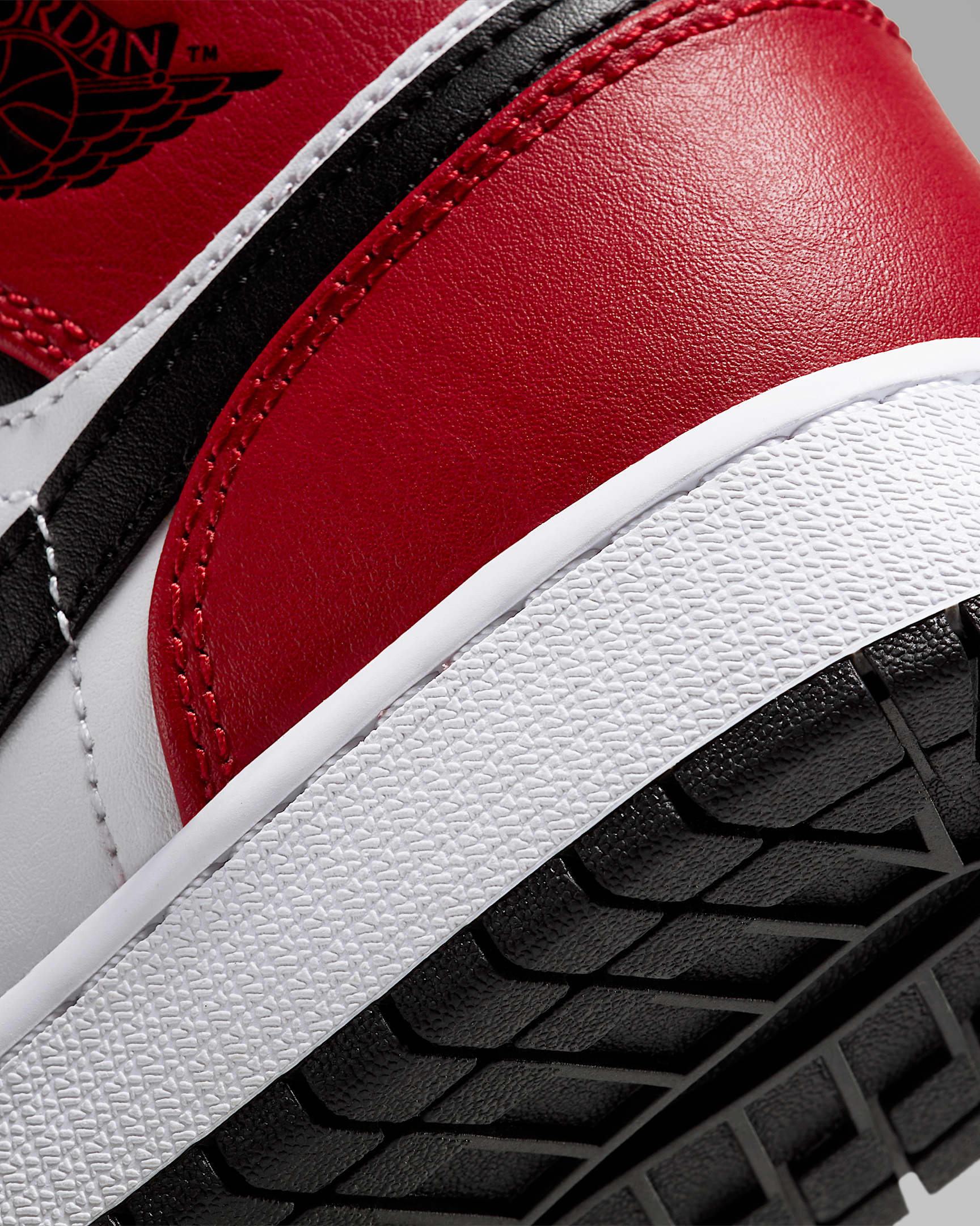 Chaussure Jordan 1 Mid pour ado - Noir/Gym Red/Noir