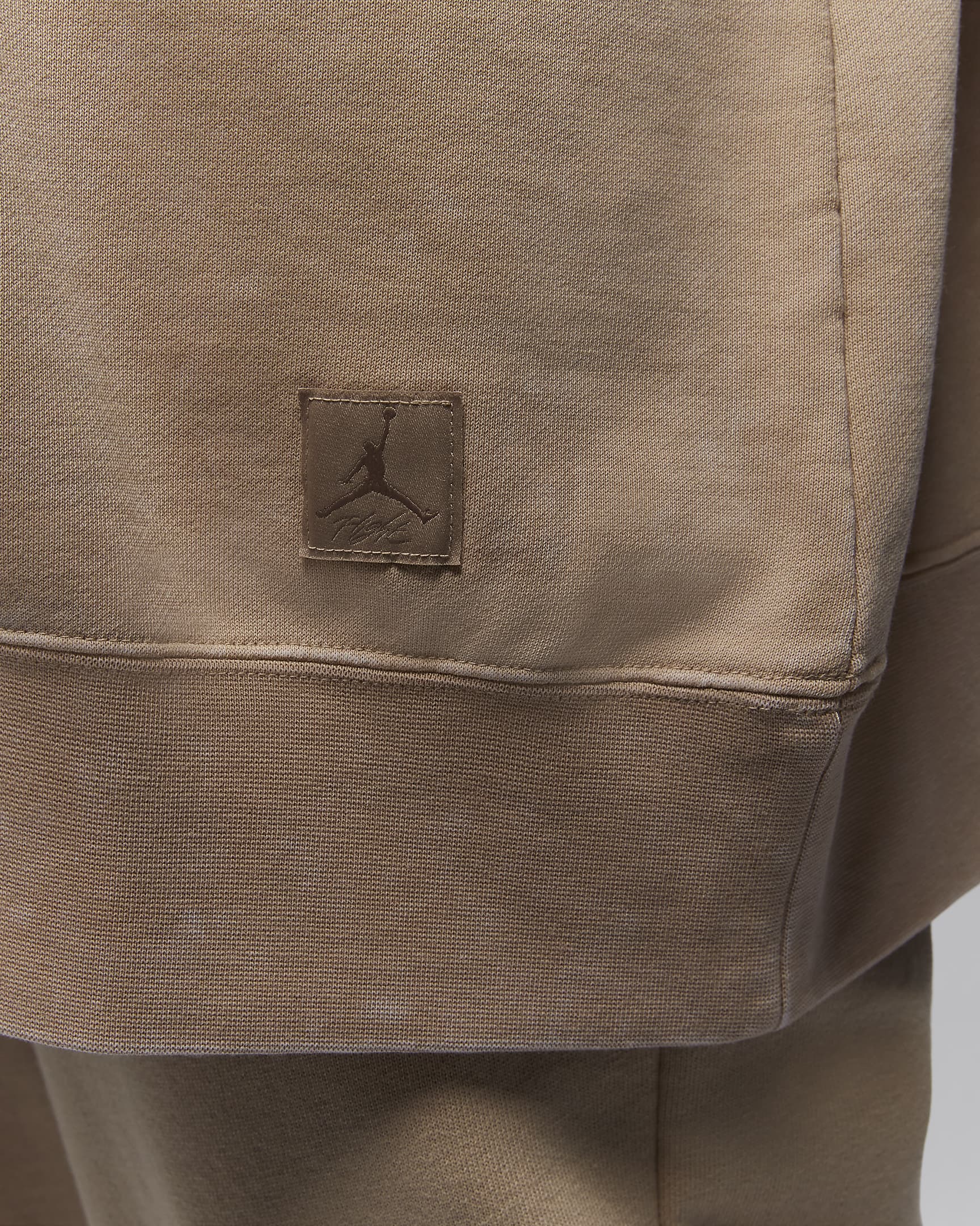 Jordan Flight Fleece Women's Washed Crew-Neck Sweatshirt - Legend Medium Brown/Desert Dust