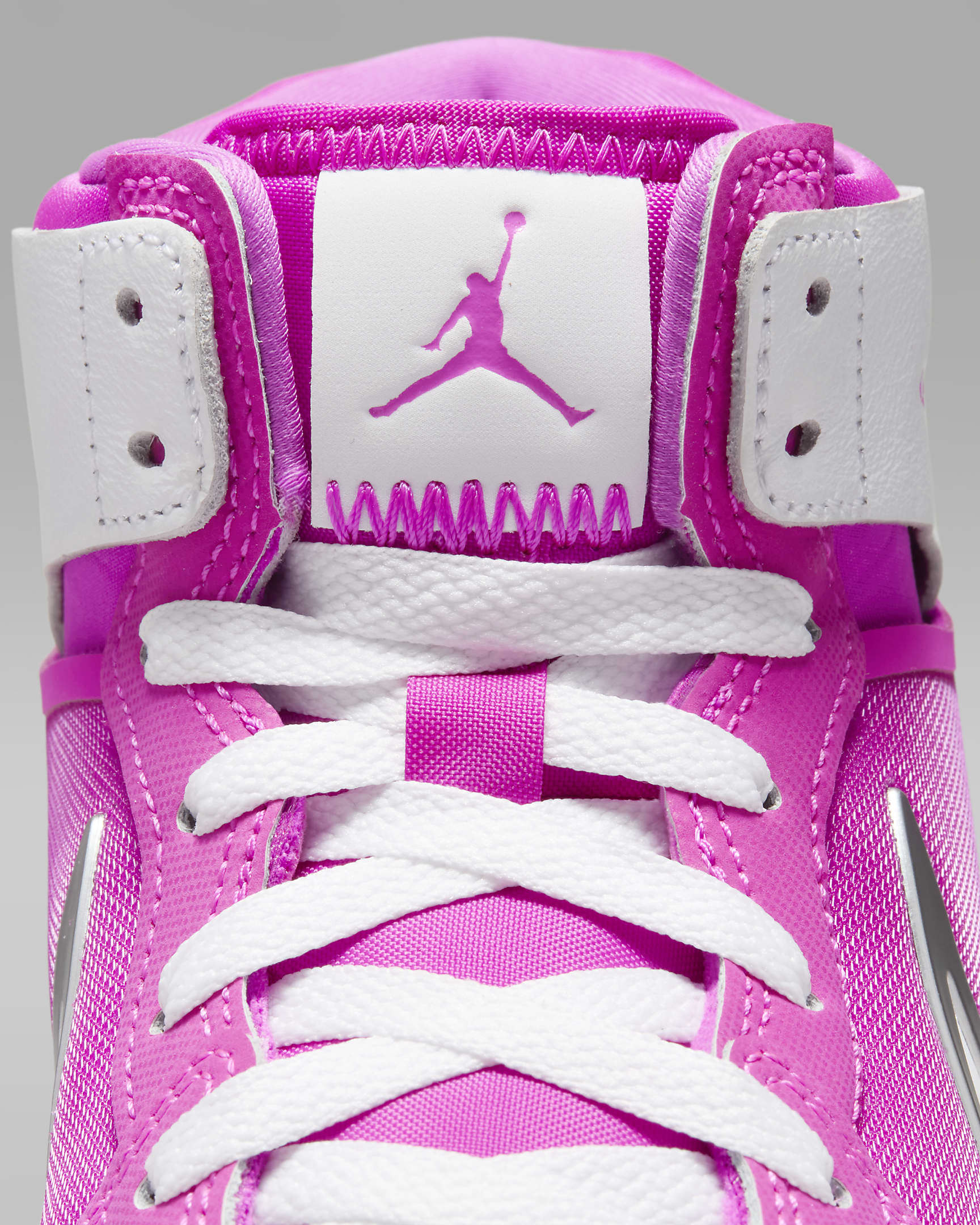 Jordan 1 Mid RM EasyOn Older Kids' Shoes - Fire Pink/White/White