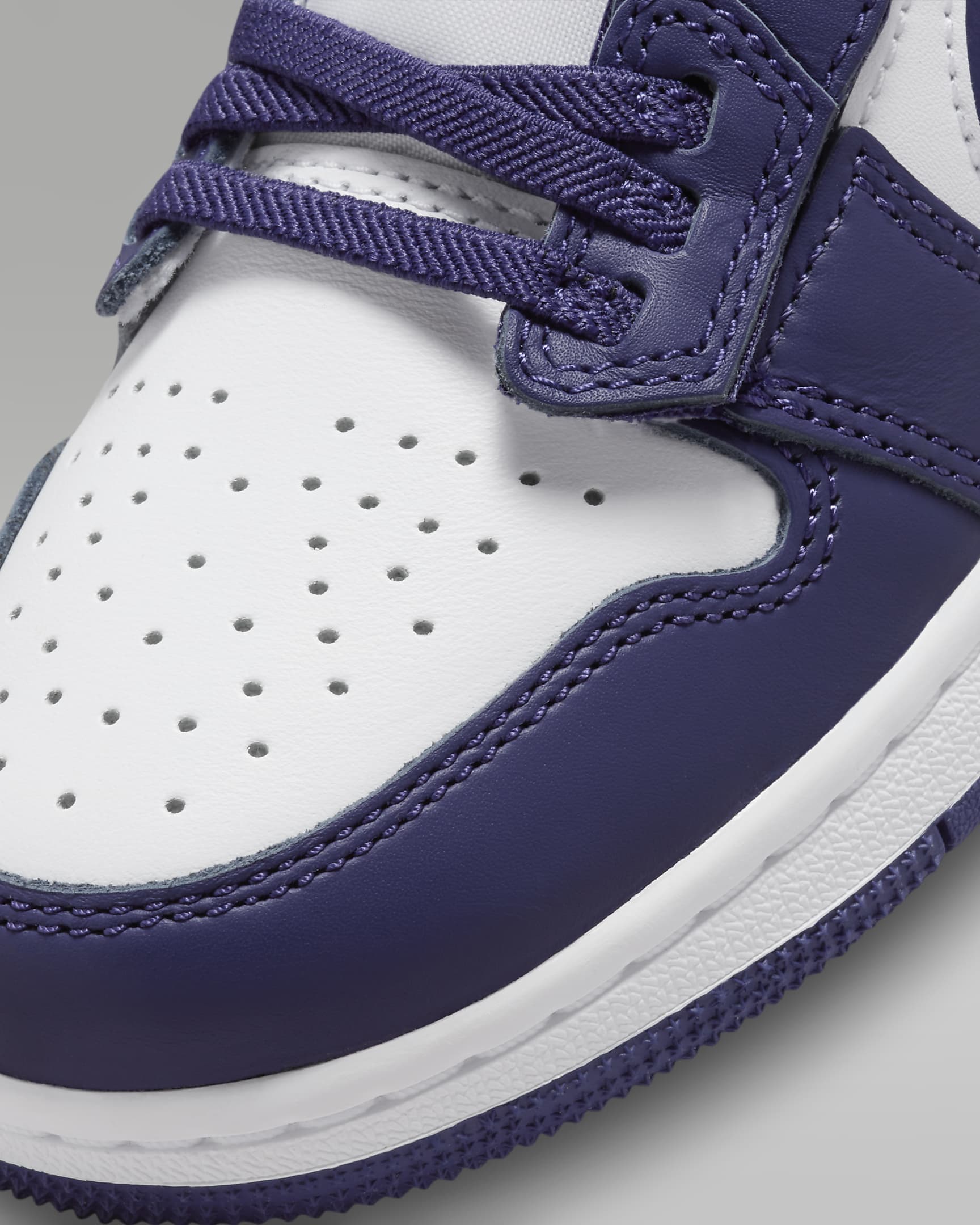 Air Jordan 1 Low FlyEase Older Kids' Shoes. Nike PH