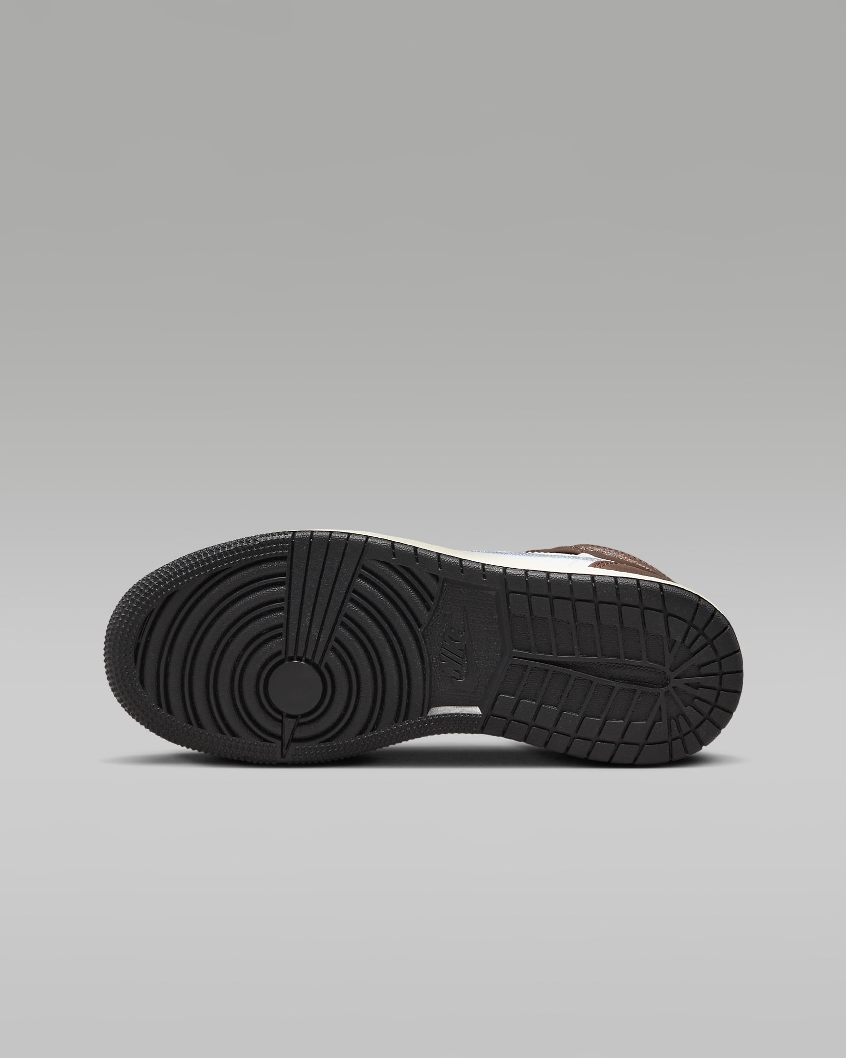 Air Jordan 1 Mid SE Older Kids' Shoes - White/Black/Sail/Blue Grey