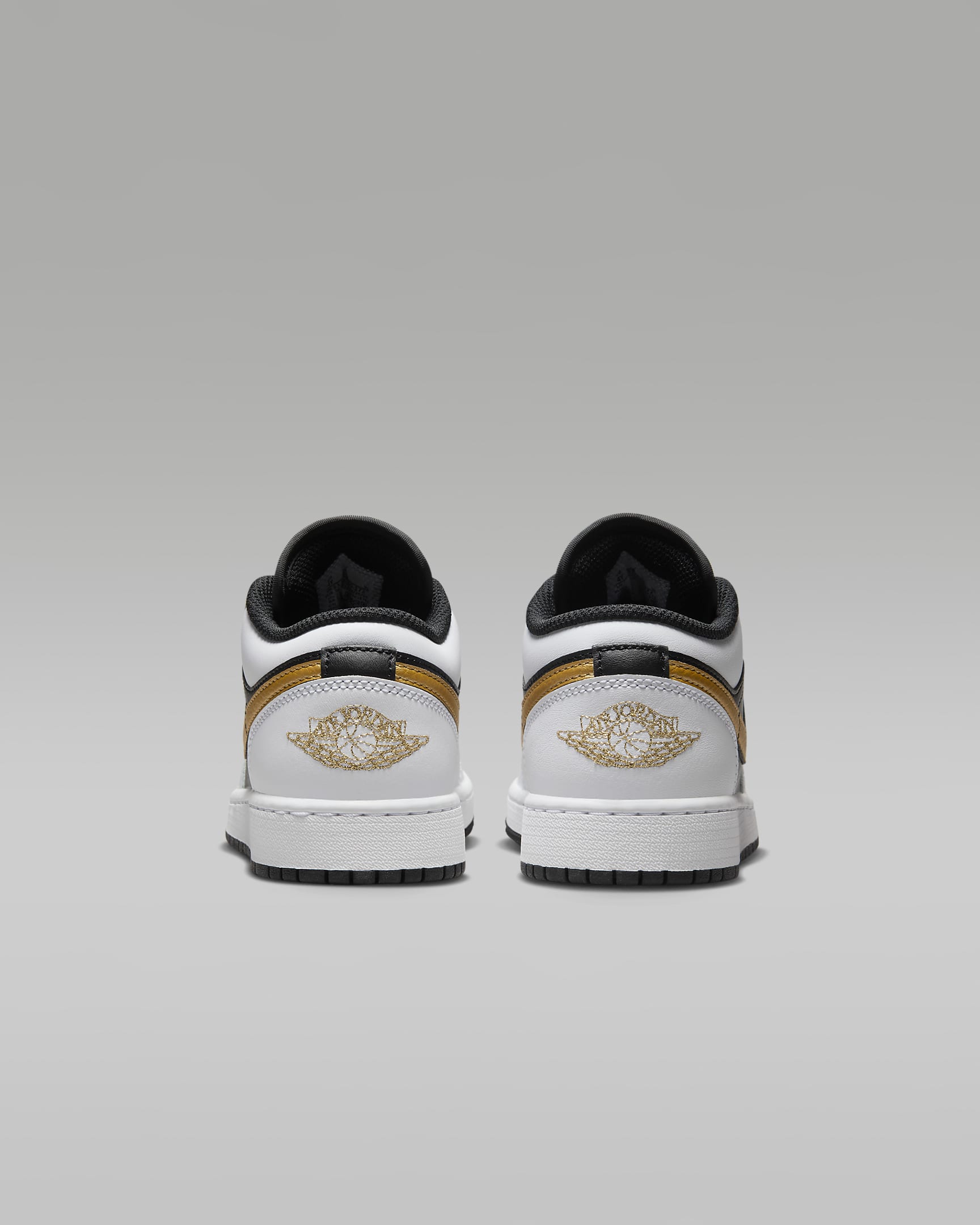 Air Jordan 1 Low Genç Çocuk Ayakkabısı - Beyaz/Siyah/Metallic Gold