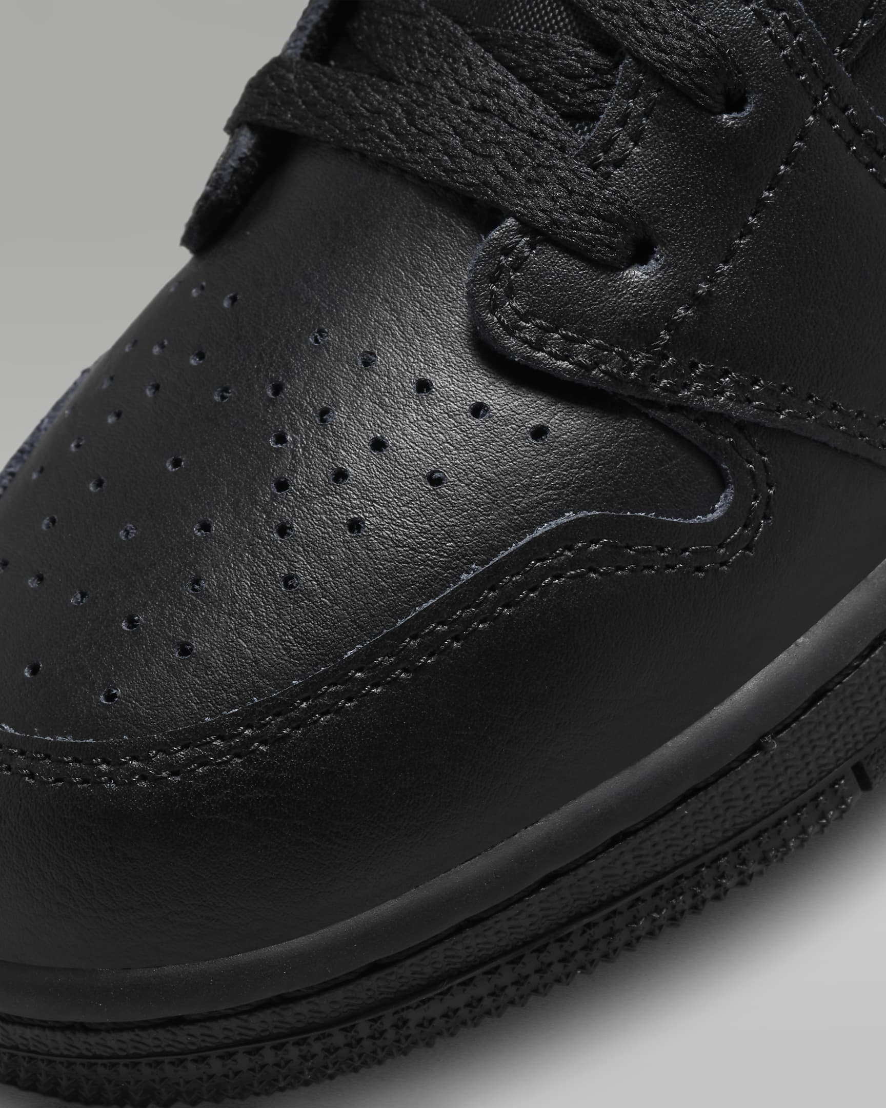 Air Jordan 1 Low Schuh für ältere Kinder - Schwarz/Schwarz/Schwarz