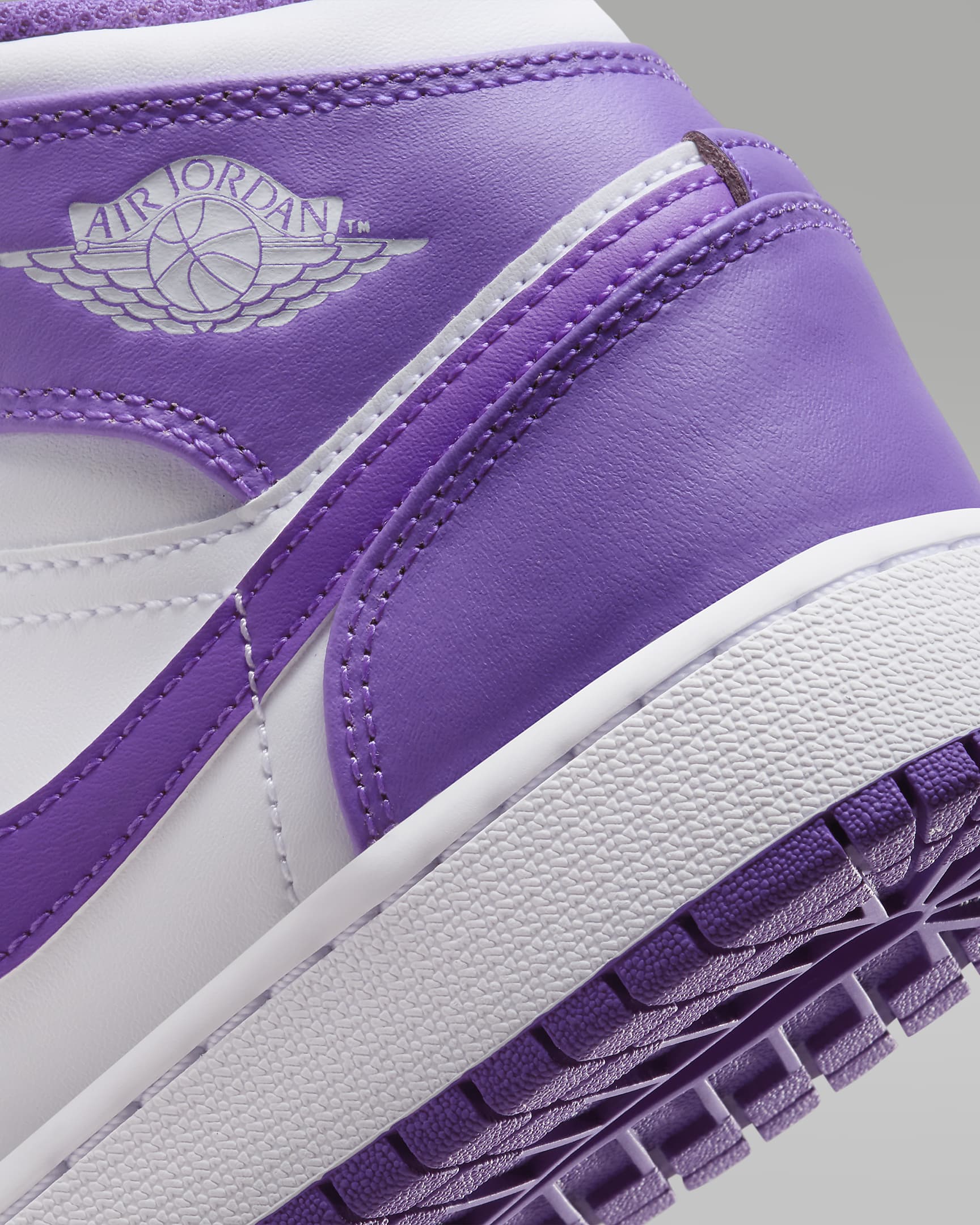 Chaussure Air Jordan 1 Mid pour ado - Purple Venom/Blanc