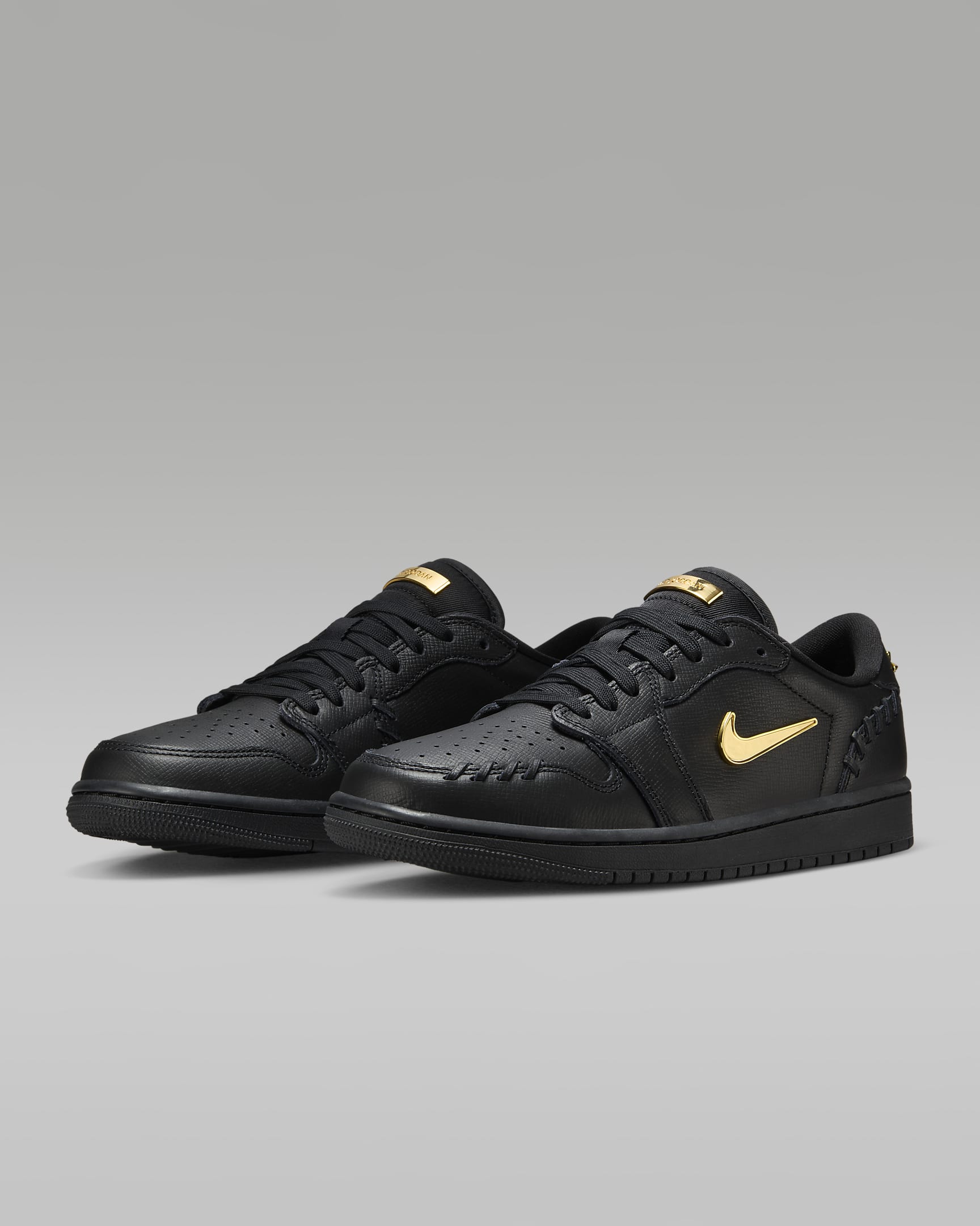 Air Jordan 1 Low Method of Make Women's Shoes - Black/Metallic Gold